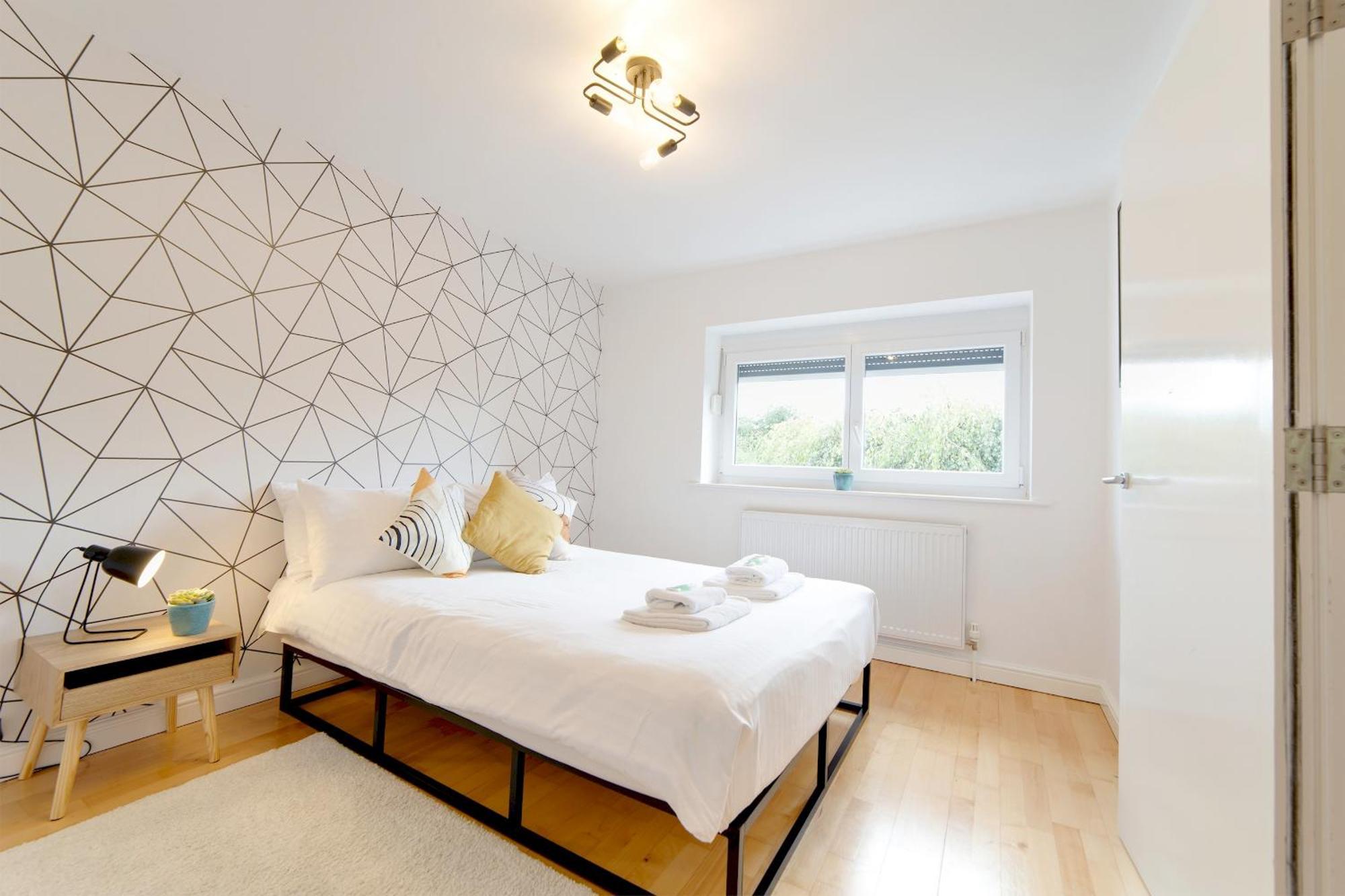 Pass The Keys 49 Byron Square Modern And Spacious 3 Bed Home With Free Parking CBG Εξωτερικό φωτογραφία